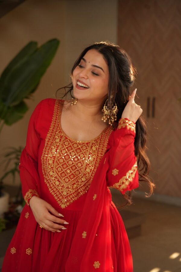 Women's Cotton Embroidered Anarkali Gown With Dupatta Set - Image 2