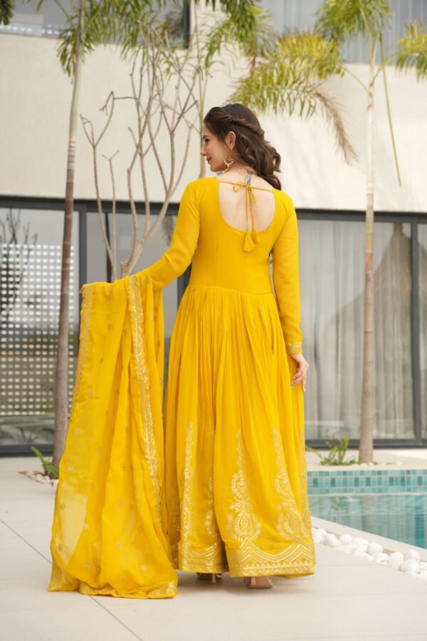 Women's Cotton Embroidered Anarkali Gown With Dupatta Set - Image 4