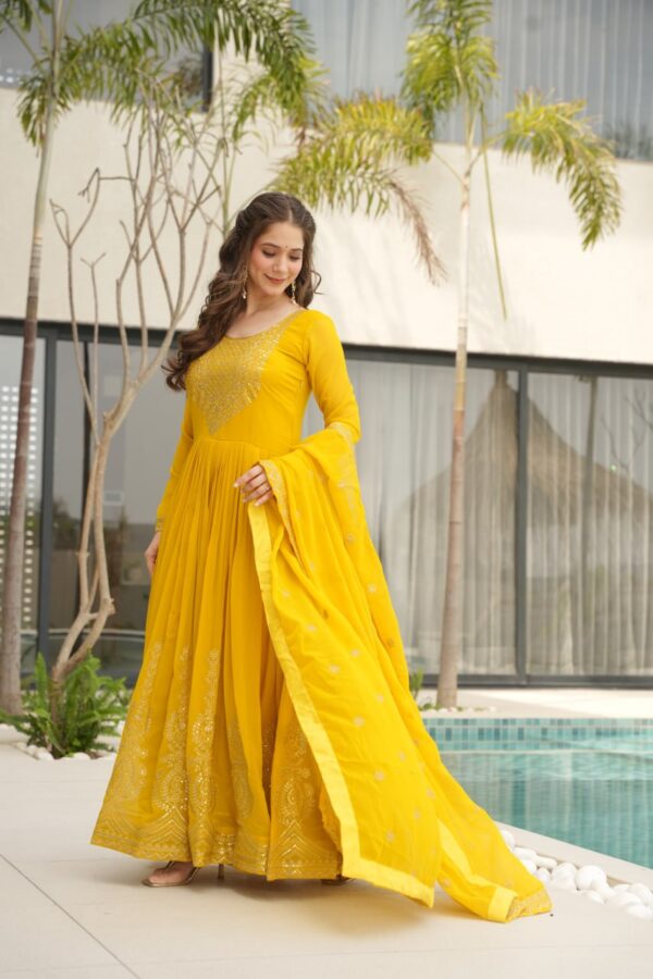 Women's Cotton Embroidered Anarkali Gown With Dupatta Set - Image 7