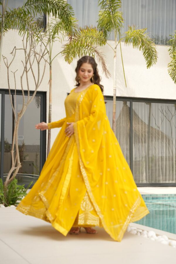 Women's Cotton Embroidered Anarkali Gown With Dupatta Set - Image 10