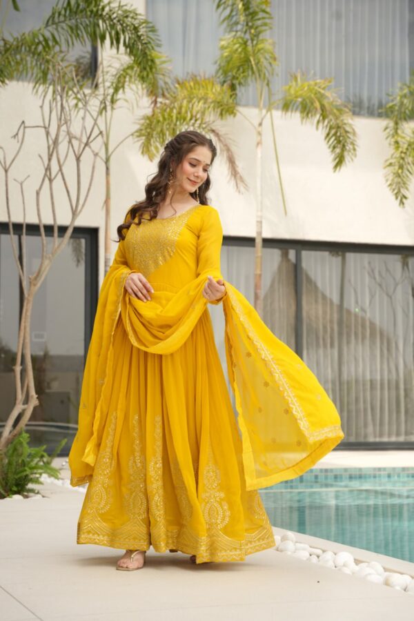 Women's Cotton Embroidered Anarkali Gown With Dupatta Set - Image 13