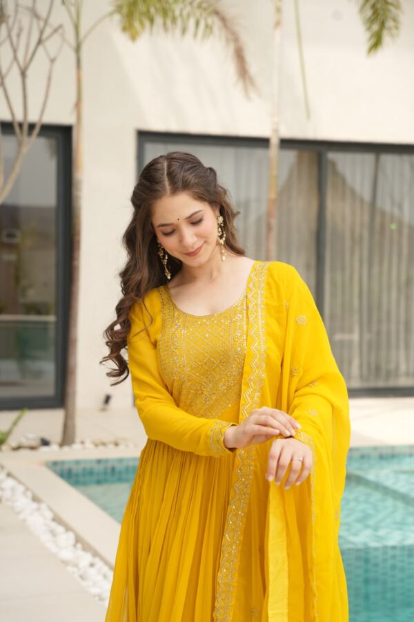 Women's Cotton Embroidered Anarkali Gown With Dupatta Set - Image 17