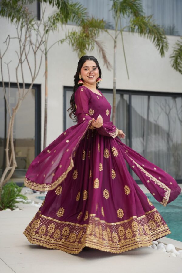 Women's Cotton Embroidered Anarkali Gown With Dupatta Set - Image 17