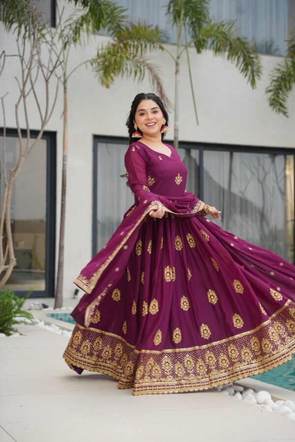 Women's Cotton Embroidered Anarkali Gown With Dupatta Set - Image 18